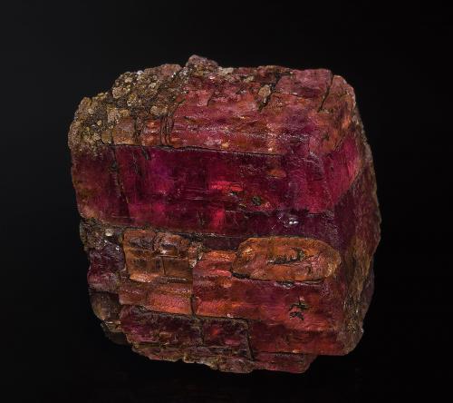 Rhodochrosite<br />Moose Mine, Central City District, Gilpin County, Colorado, USA<br />3.5 x 3.3 cm<br /> (Author: am mizunaka)