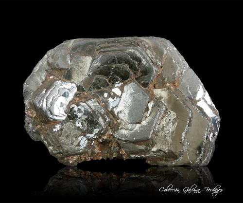 Hematites (variedad rosa de hierro)<br />Distrito Miguel Burnier (São Julião), Ouro Preto, Minas Gerais, Brasil<br />82 x 57 x 27 mm.<br /> (Autor: Rafael Galiana)