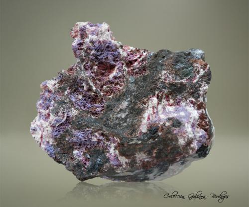 Rockbridgeita<br />Boa Vista (Eduardo) Mine, Conselheiro Pena, Vale do Rio Doce, Minas Gerais, Brazil<br />77 x 64 x 44 mm.<br /> (Autor: Rafael Galiana)