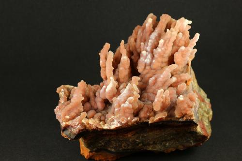 Quartz (variety chalcedony)<br />Guanajuato, Mexico<br />16.3 x 12 x 11.8 centimeters<br /> (Author: Ricardo Melendez)