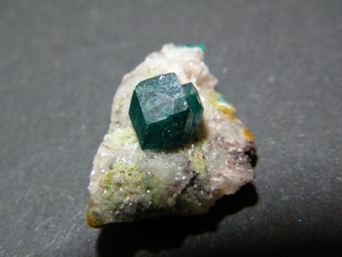 Dioptase<br />Tsumeb Mine, Tsumeb, Otjikoto Region, Namibia<br />20x15mm<br /> (Author: Heimo Hellwig)