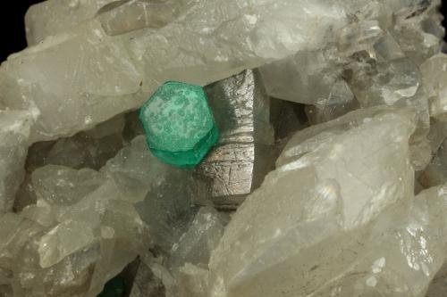 Beryl (variety emerald), Calcite, Dolomite<br />Coscuez mining district, Municipio San Pablo de Borbur, Western Emerald Belt, Boyacá Department, Colombia<br />40x43x40mm, xl=9mm<br /> (Author: Fiebre Verde)