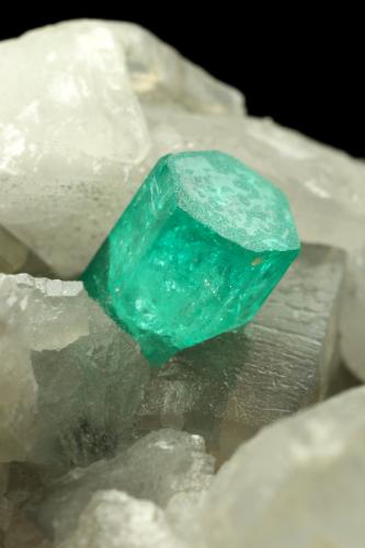 Beryl (variety emerald), Calcite, Dolomite<br />Coscuez mining district, Municipio San Pablo de Borbur, Western Emerald Belt, Boyacá Department, Colombia<br />40x43x40mm, xl=9mm<br /> (Author: Fiebre Verde)