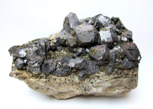 Galena, chalcopyrite<br />Pfannenberger Einigkeit Mine, Salchendorf, Neunkirchen, Siegen-Wittgenstein District, Arnsberg, North Rhine-Westphalia/Nordrhein-Westfalen, Germany<br />Specimen size 10 cm, largest galena 2 cm<br /> (Author: Tobi)