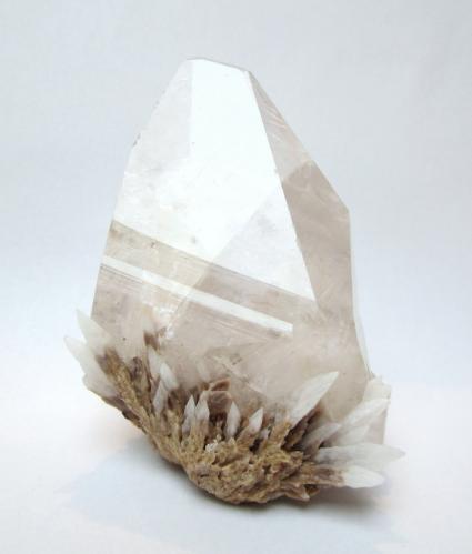 Calcite<br />Verkhnii Mine, Dalnegorsk, Dalnegorsk Urban District, Primorsky Krai, Russia<br />Specimen height 7,5 cm<br /> (Author: Tobi)