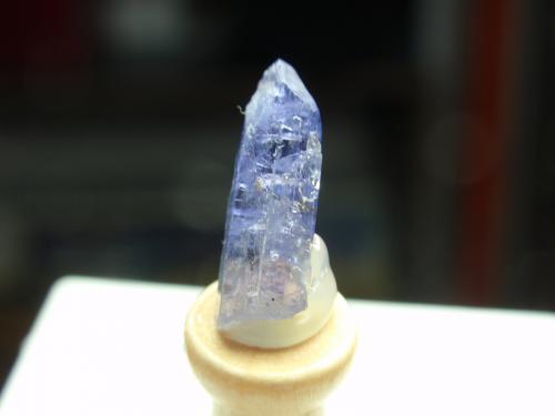 Zoisita (variedad tanzanita)<br />Merelani Hills, Lelatema Mountains, Simanjiro District, Manyara Region, Tanzania<br />4x15 mm<br /> (Autor: Ignacio)