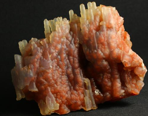 Quartz (variety chalcedony)<br />Guanajuato, Mexico<br />12.5 x 8.6 x 8.2 centimetros<br /> (Author: Ricardo Melendez)