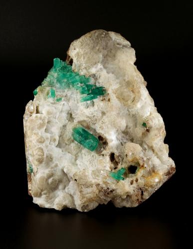 Beryl (variety emerald), Calcite, Quartz<br />Peñas Blancas Mine, Municipio San Pablo de Borbur, Western Emerald Belt, Boyacá Department, Colombia<br />105x130x50mm, largest xl=18mm<br /> (Author: Fiebre Verde)