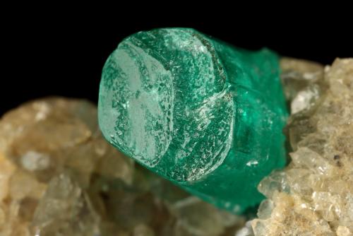 Beryl (variety emerald), Calcite, Pyrite<br />Chivor mining district, Municipio Chivor, Eastern Emerald Belt, Boyacá Department, Colombia<br />56x63x43mm, xl=30x7mm<br /> (Author: Fiebre Verde)