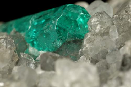 Beryl (variety emerald), Calcite, Dolomite, Pyrite<br />Chivor mining district, Municipio Chivor, Eastern Emerald Belt, Boyacá Department, Colombia<br />78x40x34mm, xls=12 & 11mm<br /> (Author: Fiebre Verde)