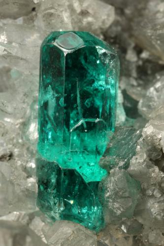 Beryl (variety emerald), Calcite, Dolomite, Pyrite<br />Chivor mining district, Municipio Chivor, Eastern Emerald Belt, Boyacá Department, Colombia<br />78x40x34mm, xls=12 & 11mm<br /> (Author: Fiebre Verde)