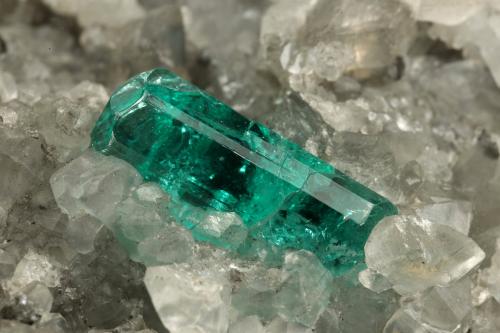 Beryl (variety emerald), Calcite, Dolomite, Pyrite<br />Chivor mining district, Municipio Chivor, Eastern Emerald Belt, Boyacá Department, Colombia<br />78x40x34mm, xls=12 & 11mm<br /> (Author: Fiebre Verde)