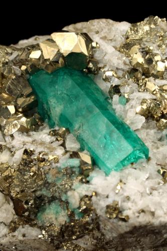 Beryl (variety emerald), Albite (variety cleavelandite), Pyrite<br />Chivor mining district, Municipio Chivor, Eastern Emerald Belt, Boyacá Department, Colombia<br />58x65x50mm, xl=30mm<br /> (Author: Fiebre Verde)