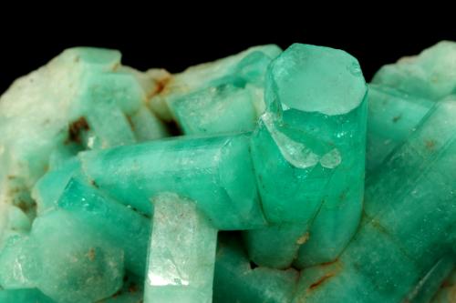 Beryl (variety emerald)<br />Gachalá mining district,  El Toro Mine, Municipio Gachalá, Eastern Emerald Belt, Cundinamarca Department, Colombia<br />73x49x41mm<br /> (Author: Fiebre Verde)