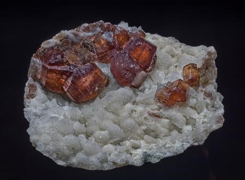 Fluorapatite, Albite<br />Foote Lithium Co. Mine (Foote Mine), Kings Mountain District, Cleveland County, North Carolina, USA<br />6.3 x 4.8 cm<br /> (Author: am mizunaka)
