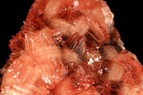 Rhodochrosite, Manganite<br />Mina N'chwaning I, Zona minera N'Chwaning, Kuruman, Kalahari manganese field (KMF), Provincia Septentrional del Cabo, Sudáfrica<br />64x37x27mm<br /> (Author: Fiebre Verde)