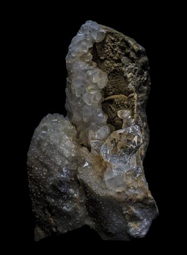 Quartz, Calcite<br />Gioia Quarry, Casette, Massa, Apuan Alps, Massa-Carrara Province, Tuscany, Italy<br />7.4 x 13.5 cm<br /> (Author: am mizunaka)