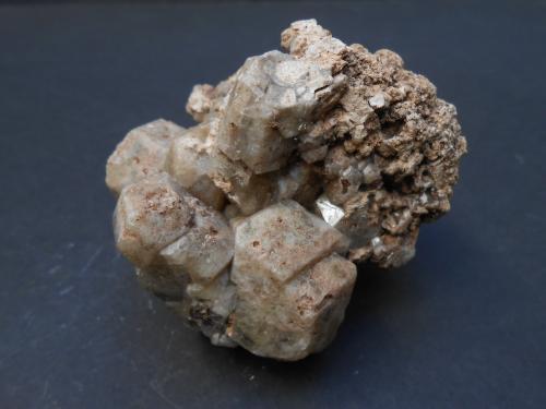 Grossularia (Grosularia)<br />Sierra de las Cruces, Sierra Mojada mining district, Municipio Sierra Mojada, Coahuila (Coahuila de Zaragoza), Mexico<br />7 x 5 x 5 cm<br /> (Autor: Antonio Alcaide)