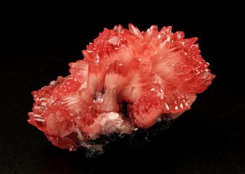 Rhodochrosite, Manganite<br />Mina N'chwaning I, Zona minera N'Chwaning, Kuruman, Kalahari manganese field (KMF), Provincia Septentrional del Cabo, Sudáfrica<br />39x29x27mm<br /> (Author: Fiebre Verde)