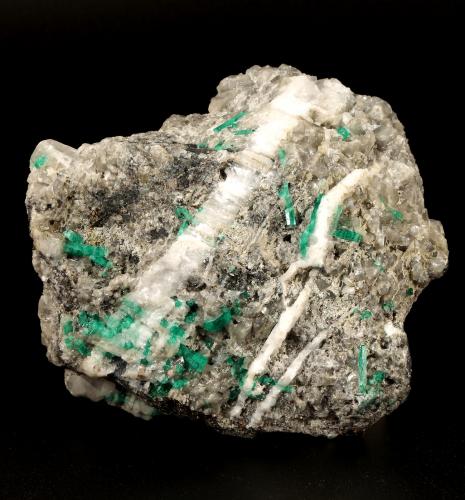 Beryl (variety emerald), Calcite, Pyrite<br />La Pita mining district, Cunas Mine, Municipio Maripí, Western Emerald Belt, Boyacá Department, Colombia<br />80x40x90mm - xls up to 8mm<br /> (Author: Fiebre Verde)