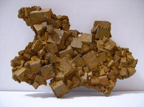 limonita pseudomórfica de Pirita<br />Pyrite deposit, Llanos de Arenalejos, Carratraca, Comarca Valle del Guadalhorce, Málaga, Andalusia, Spain<br />10 x 6 x 2 cm<br /> (Autor: Antonio Alcaide)