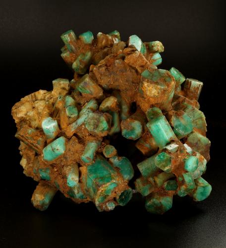 Beryl (variety emerald)<br />Gachalá mining district,  El Toro Mine, Municipio Gachalá, Eastern Emerald Belt, Cundinamarca Department, Colombia<br />115x90x110mm<br /> (Author: Fiebre Verde)