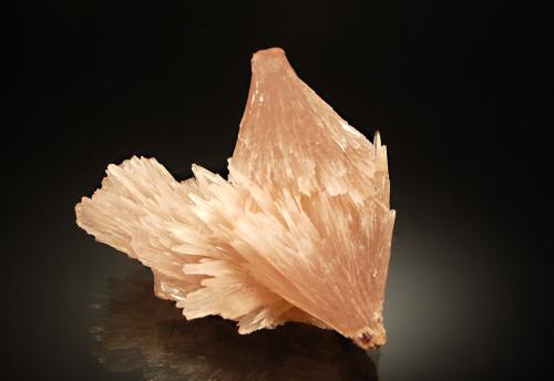 Strontianite<br />Minerva I Mine, Ozark-Mahoning group, Cave-in-Rock Sub-District, Hardin County, Illinois, USA<br />4.0 x 4.5 cm<br /> (Author: crosstimber)