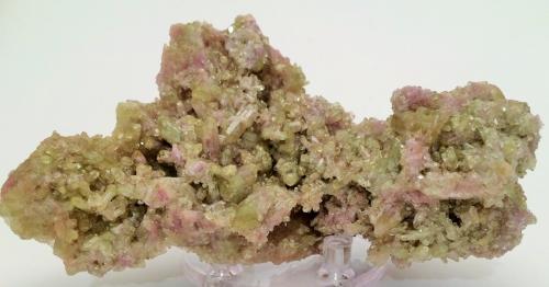 Vesuvianita<br />Mina Jeffrey, Asbestos, Les Sources RCM, Estrie, Québec, Canadá<br />10,3 x 6,2 x 5 cm<br /> (Autor: Raúl S. Llorente)