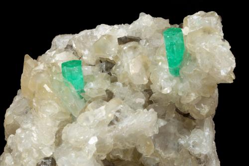 Beryl (variety emerald), Calcite, Dolomite<br />Coscuez mining district, Municipio San Pablo de Borbur, Western Emerald Belt, Boyacá Department, Colombia<br />90x90x80mm, xls=14 & 18mm<br /> (Author: Fiebre Verde)