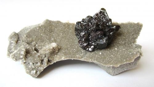 Sphalerite<br />Mina Elmwood, Carthage, Distrito Central Tennessee Ba-F-Pb-Zn, Condado Smith, Tennessee, USA<br />Specimen size 12 cm, sphalerite "ball" 4 cm<br /> (Author: Tobi)