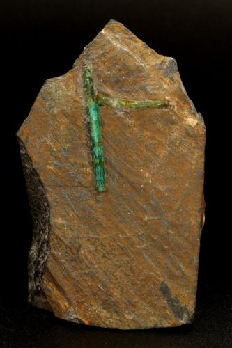 Beryl (variety emerald)<br />Chivor mining district, Municipio Chivor, Eastern Emerald Belt, Boyacá Department, Colombia<br />46x78x24mm, longest xl=31mm<br /> (Author: Fiebre Verde)