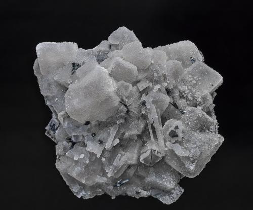 Barite, Quartz, Stibnite<br />Murray Mine, Independence Mountains District, Elko County, Nevada, USA<br />10.5 x 10.0 cm<br /> (Author: am mizunaka)