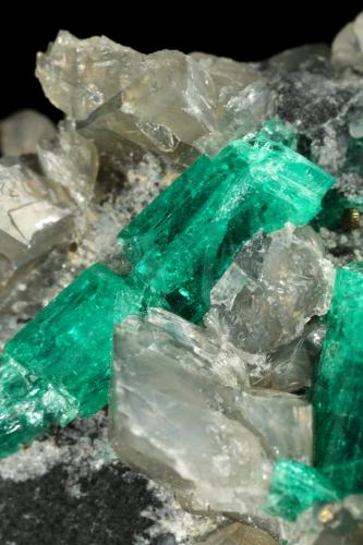 Beryl (variety emerald), Calcite, Dolomite, Pyrite<br />La Pita mining district, Municipio Maripí, Western Emerald Belt, Boyacá Department, Colombia<br />98x83x35mm, longest xl=20mm<br /> (Author: Fiebre Verde)