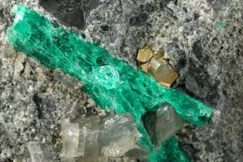 Beryl (variety emerald), Calcite, Dolomite, Pyrite<br />La Pita (distrito minero), Municipio Maripí, Cinturón Esmeraldífero Occidental, Departamento Boyacá, Colombia<br />98x83x35mm, longest xl=20mm<br /> (Author: Fiebre Verde)