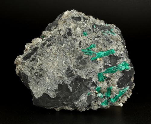 Beryl (variety emerald), Calcite, Dolomite, Pyrite<br />La Pita mining district, Municipio Maripí, Western Emerald Belt, Boyacá Department, Colombia<br />98x83x35mm, longest xl=20mm<br /> (Author: Fiebre Verde)