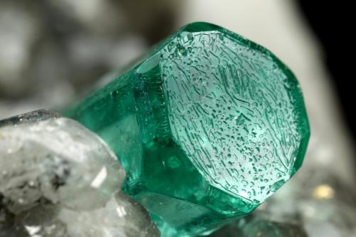 Beryl (variety emerald), Calcite, Dolomite, Pyrite<br />Chivor mining district, Municipio Chivor, Eastern Emerald Belt, Boyacá Department, Colombia<br />31x56x28mm, xl=19x6mm<br /> (Author: Fiebre Verde)