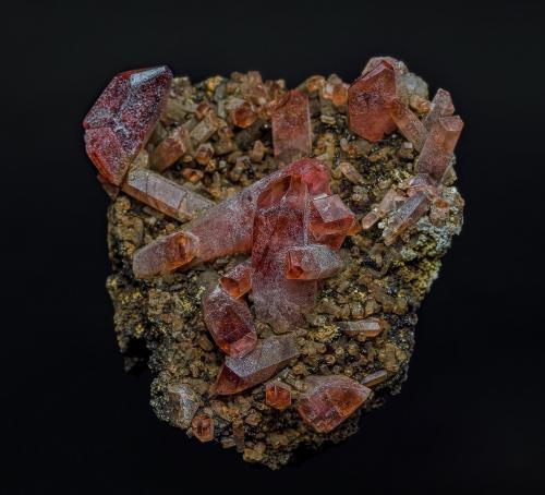 Rhodochrosite, Hübnerite<br />Santa Eulalia District, Municipio Aquiles Serdán, Chihuahua, Mexico<br />4.4 x 3.7 cm<br /> (Author: am mizunaka)