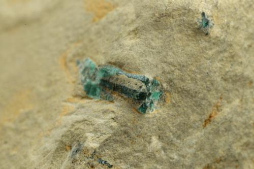 Beryl (variety emerald)<br />Muzo mining district, Western Emerald Belt, Boyacá Department, Colombia<br />60x42x48mm, longest xl=17mm<br /> (Author: Fiebre Verde)