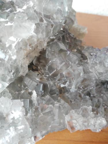 Fluorita<br />La Viesca Mine, <i>Galería 49</i> pocket, La Collada mining area, Huergo, Siero, Comarca Oviedo, Principality of Asturias (Asturias), Spain<br />22 cm x 20 cm<br /> (Autor: Javi Llamazares)
