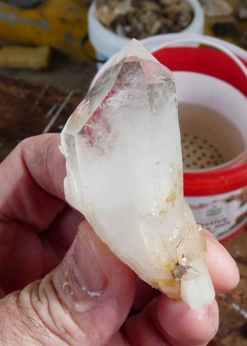 Quartz<br />Ceres, Warmbokkeveld Valley, Ceres, Valle Warmbokkeveld, Witzenberg, Cape Winelands, Western Cape Province, South Africa<br />Fingers for size<br /> (Author: Pierre Joubert)