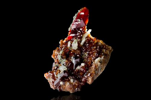 Grossular and Diopside<br />Laietto, Condove, Susa Valley, Metropolitan City of Turin Province, Piedmont (Piemonte), Italy<br />8,0	x	5,0	x	3,5	cm<br /> (Author: MIM Museum)