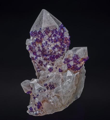 Fluorite, Quartz<br />Riemvasmaak, Orange river area, Kakamas, ZF Mgcawu District, Northern Cape Province, South Africa<br />8.0 x 5.3 cm<br /> (Author: am mizunaka)