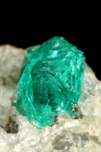 Beryl (variety emerald), Calcite, Pyrite<br />Chivor mining district, Municipio Chivor, Eastern Emerald Belt, Boyacá Department, Colombia<br />35x23x20mm, xl=9mm<br /> (Author: Fiebre Verde)