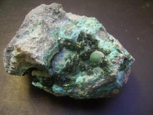 Malaquita y Crisocola<br />Mashamba West Mine, Kolwezi District, Lualaba, Katanga Copper Crescent, Katanga (Shaba), Democratic Republic of the Congo (Zaire)<br />9 x 6 x 5 cm<br /> (Autor: Antonio Alcaide)