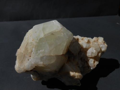 Ortoclasa<br />Niaslo, Basha Valley, Shigar District, Gilgit-Baltistan (Northern Areas), Pakistan<br />14 x 9 x 8 cm<br /> (Autor: Antonio Alcaide)