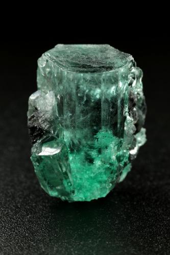 Beryl (variety emerald), Dolomite<br />Muzo mining district, Western Emerald Belt, Boyacá Department, Colombia<br />20x11mm<br /> (Author: Fiebre Verde)