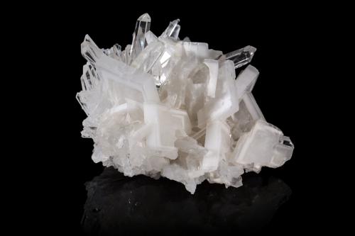 Barite and Quartz<br />Dawashan deposit, Jinkouhe District, Leshan Prefecture, Sichuan Province, China<br />16,0	x	13,0	x	8,0	cm<br /> (Author: MIM Museum)