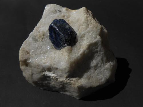 Lazurita<br />Sar-e Sang, Koksha Valley, Khash & Kuran Wa Munjan Districts, Badakhshan Province, Afghanistan<br />10 x 7,5 x 5 cm<br /> (Autor: Antonio Alcaide)