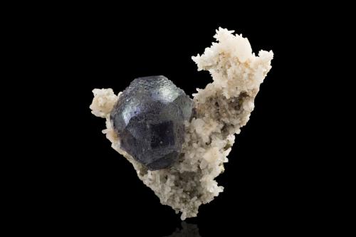 Fluorite with Quartz, Pyrite and Calcite<br />Mina Shangbao, Leiyang, Prefectura Hengyang, Provincia Hunan, China<br />13,0	x	8,0	x	10,0	cm<br /> (Author: MIM Museum)