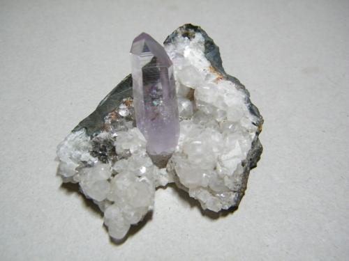 Quartz (variety amethyst)<br />Goboboseb Mountains, Brandberg area, Erongo Region, Namibia<br />70x60x50mm<br /> (Author: Heimo Hellwig)